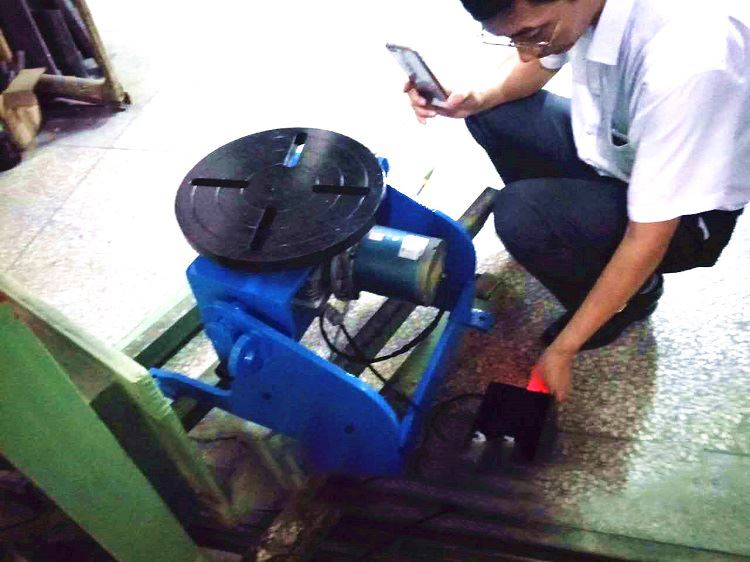 西安焊接變位機價格_焊接機器人變位機_焊接轉(zhuǎn)臺批發(fā)零售 西安焊接變位機價格_焊接機器人變位機_焊接轉(zhuǎn)臺批發(fā)零售