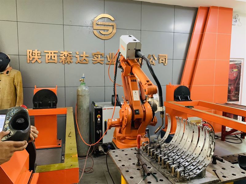 西安森達(dá)焊接機(jī)器人長時(shí)間停機(jī)再次啟動(dòng)時(shí)的注意事項(xiàng)說明 西安森達(dá)焊接機(jī)器人長時(shí)間停機(jī)再次啟動(dòng)時(shí)的注意事項(xiàng)說明